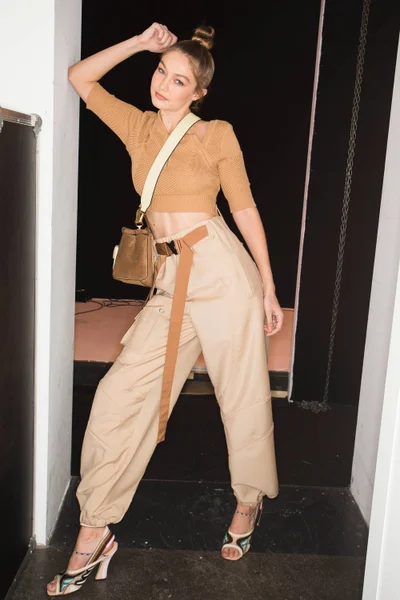 Look 50